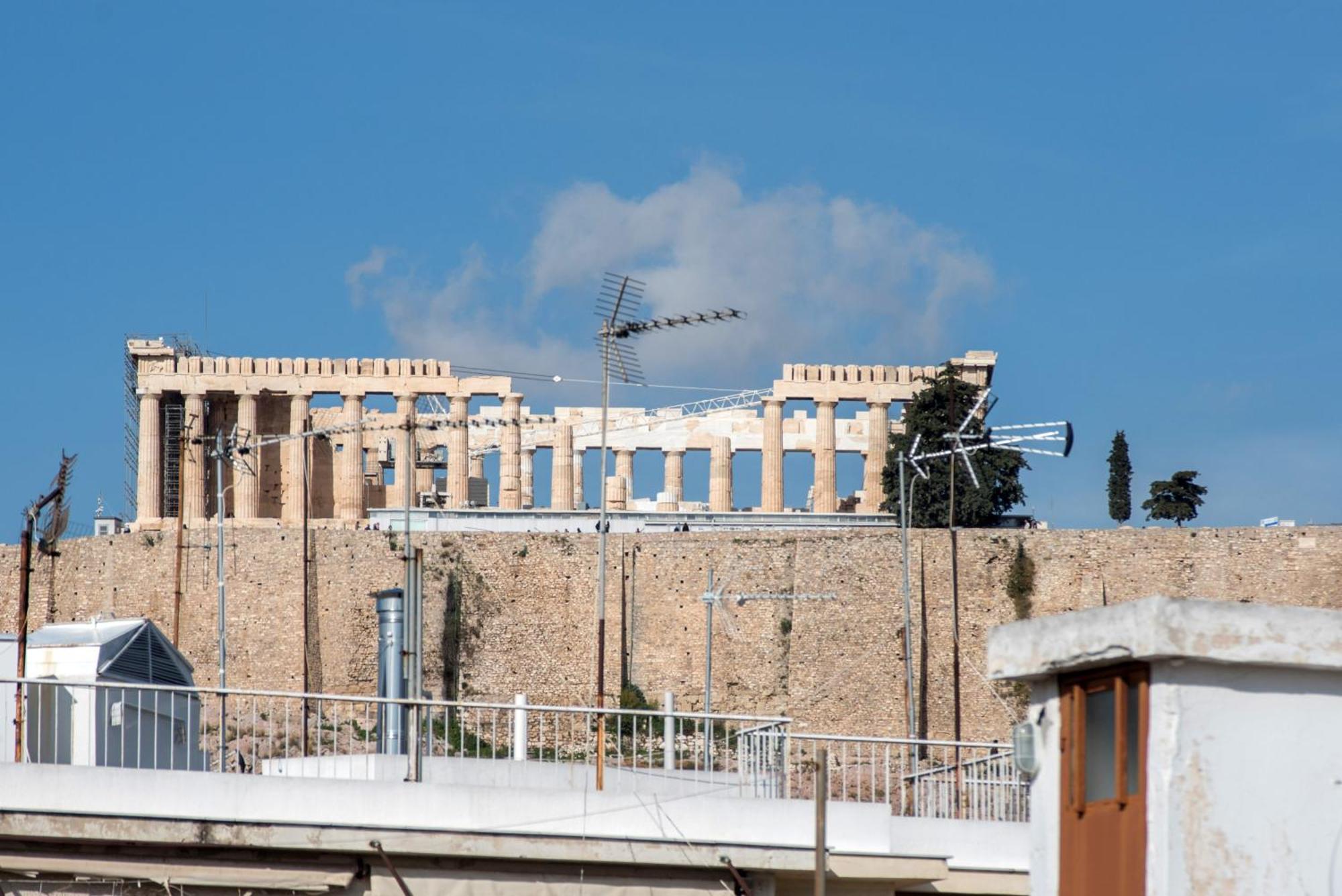 Acropolis View In Koukaki *